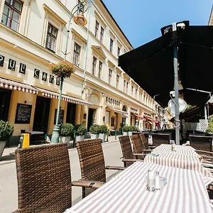 Pause With Free Parking , Budapest Hungary